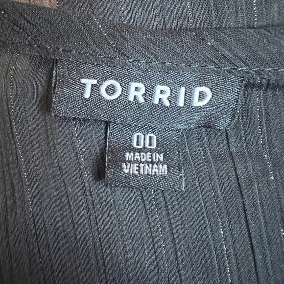 Torrid Black Chiffon Lurex Button-Up Blouse with Silver Metallic Size 00 Medium - Picture 2 of 11